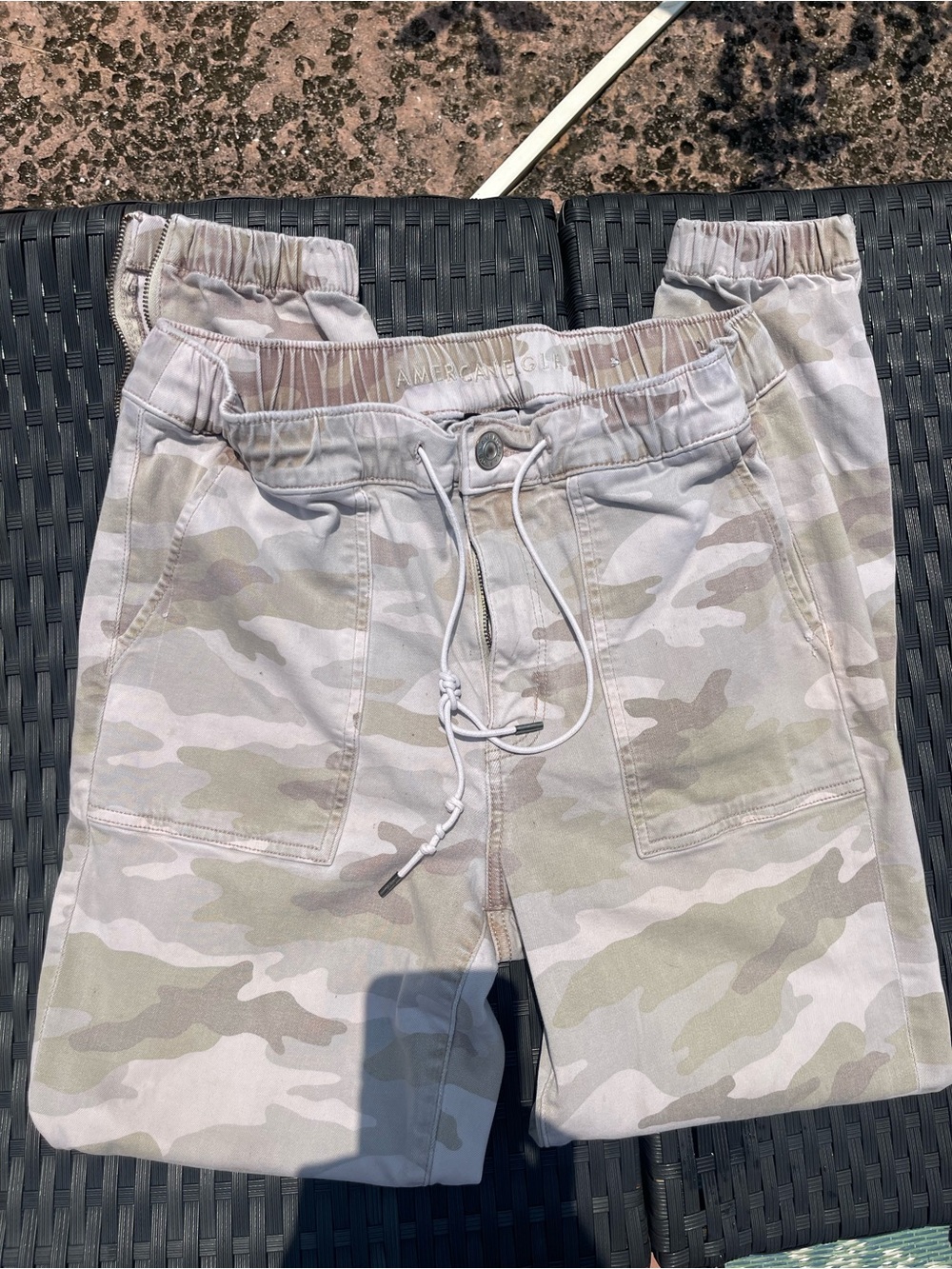 American Eagle Outfitters Cropped Camo Drawstring Pants - Light Green & Beige